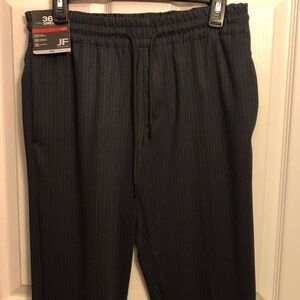 NWT. J. Ferrar Men’s 360 Stretch Slim Navy Pinstriped Pants Small (28-30)